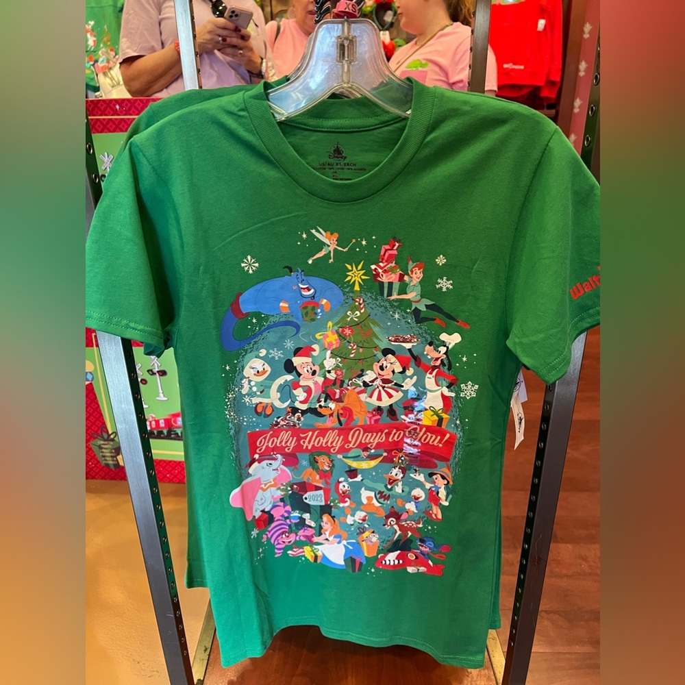 New!! 2023 Disney Mickey Mouse and Friends Holiday T Shirt